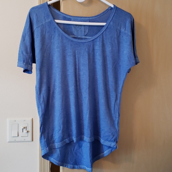 Arizona Jean Company Tops - Arizona scoop neck t-shirt